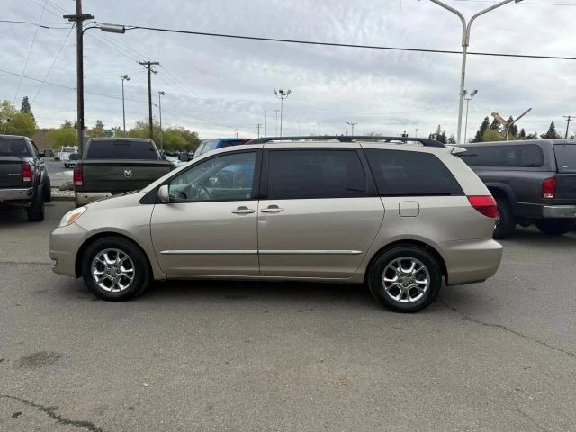 2004 Toyota Sienna 2nd Gen - Image 7 of 12