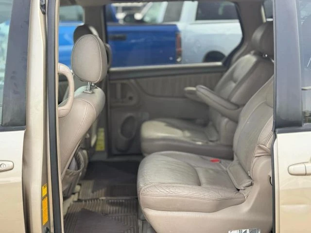2004 Toyota Sienna 2nd Gen - Image 31 of 31