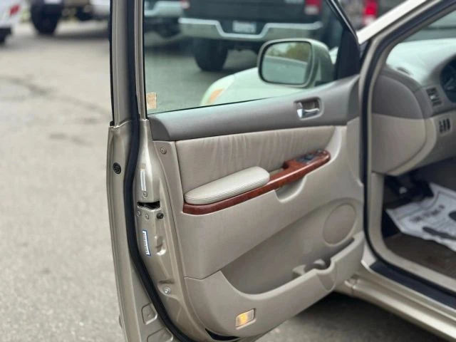 2004 Toyota Sienna 2nd Gen - Image 15 of 31