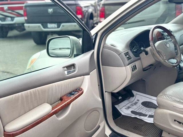 2004 Toyota Sienna 2nd Gen - Image 14 of 31