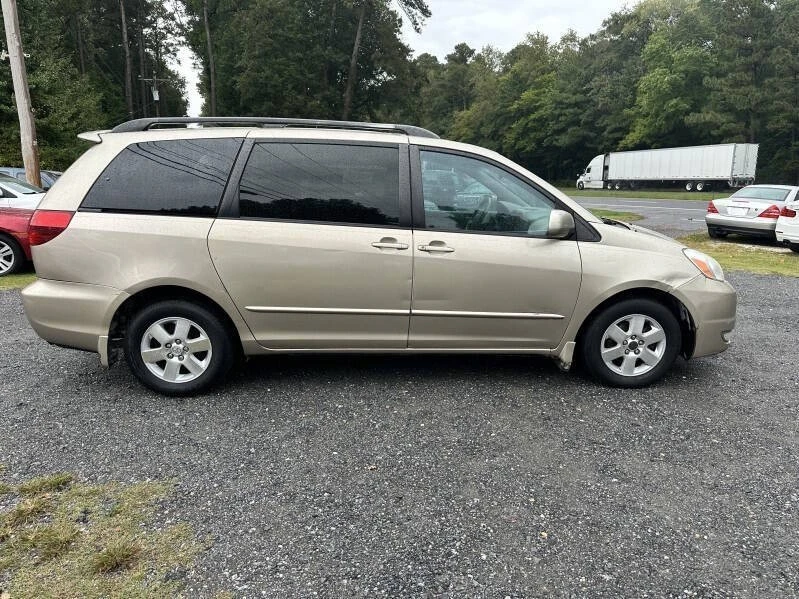 2004 Toyota Sienna 2nd Gen - Image 10 of 12
