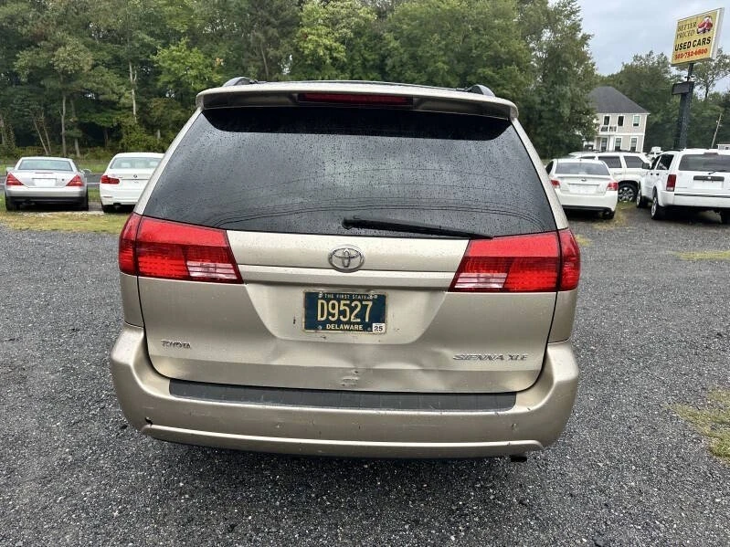 2004 Toyota Sienna 2nd Gen - Image 8 of 12