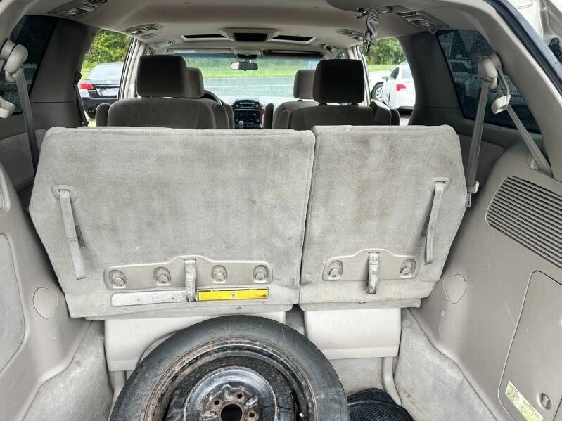 2004 Toyota Sienna 2nd Gen - Image 18 of 21