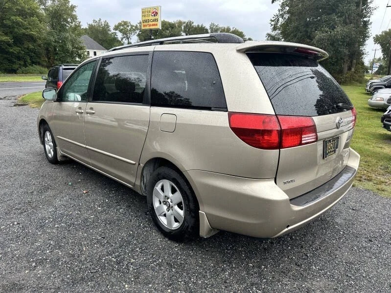 2004 Toyota Sienna 2nd Gen - Image 7 of 12