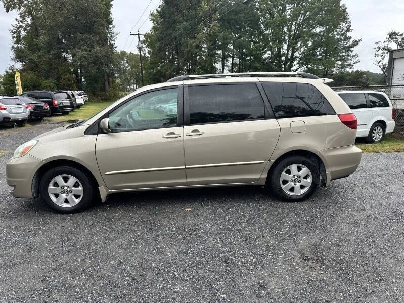 2004 Toyota Sienna 2nd Gen - Image 6 of 12