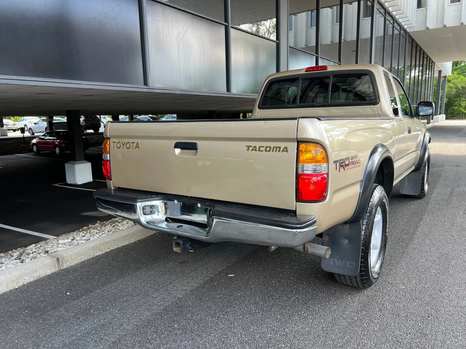 2004 Toyota Tacoma 1st Gen - Image 16 of 31