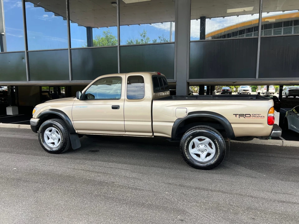 2004 Toyota Tacoma 1st Gen - Image 10 of 31