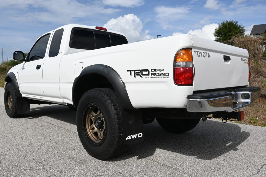 2004 Toyota Tacoma 1st Gen - Image 2 of 8