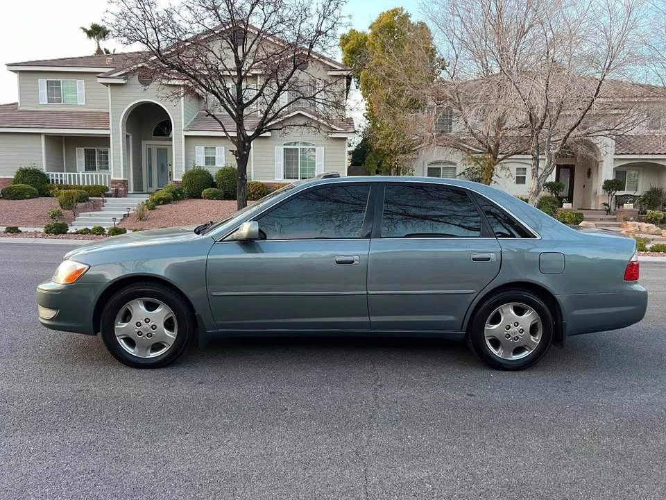 2004 Toyota Avalon 1st Gen - Image 9 of 19