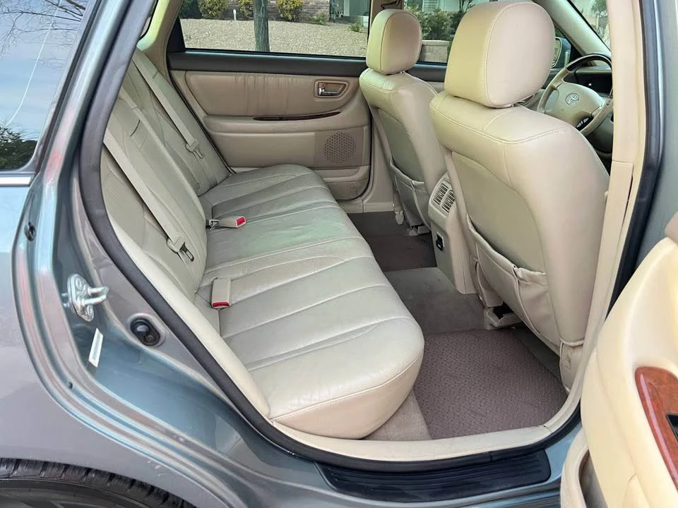 2004 Toyota Avalon 1st Gen - Image 18 of 19
