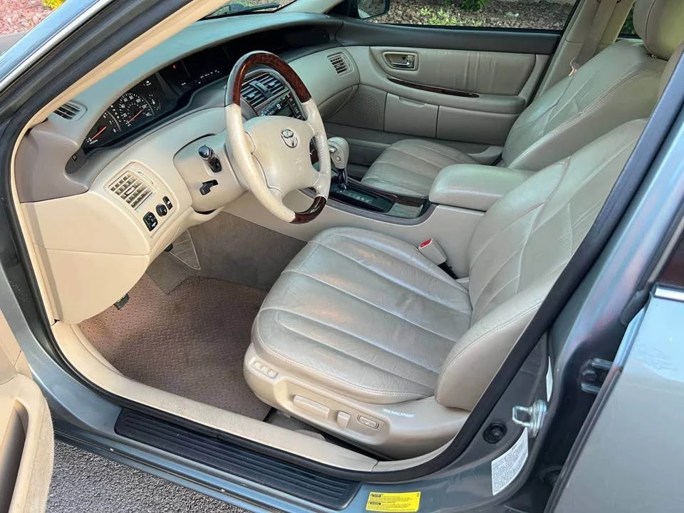 2004 Toyota Avalon 1st Gen - Image 11 of 19