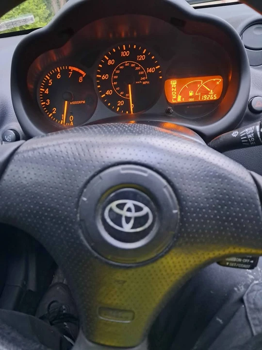 2004 Toyota Celica 7th Gen - Image 9 of 14