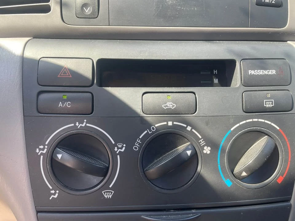 2004 Toyota Corolla 9th Gen - Image 7 of 13