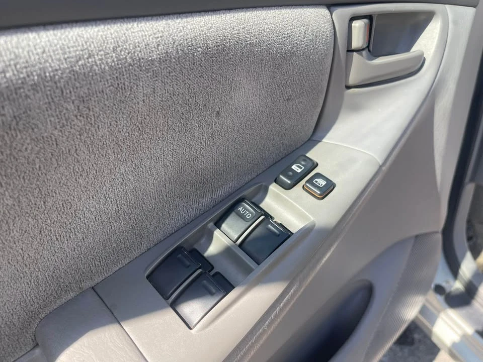 2004 Toyota Corolla 9th Gen - Image 5 of 13