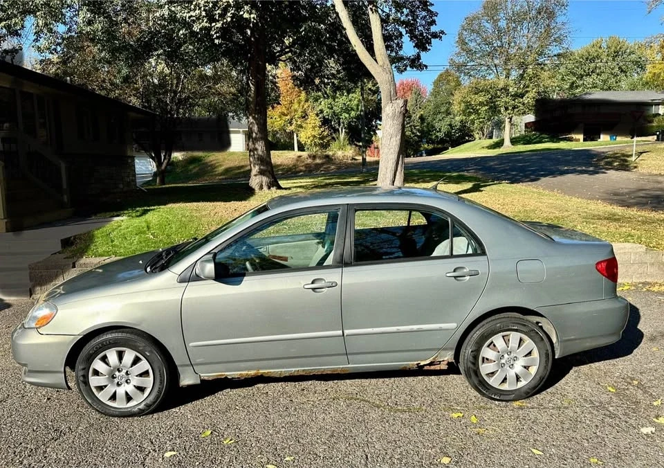2004 Toyota Corolla 9th Gen - Image 3 of 5