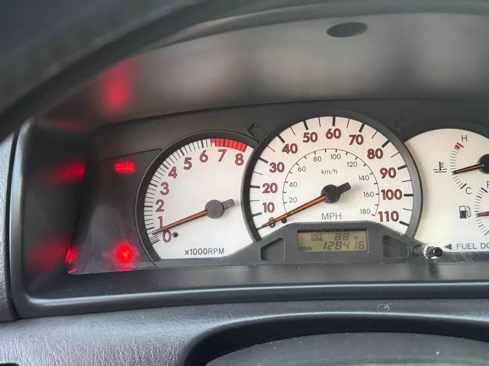 2004 Toyota Corolla 9th Gen - Image 11 of 13