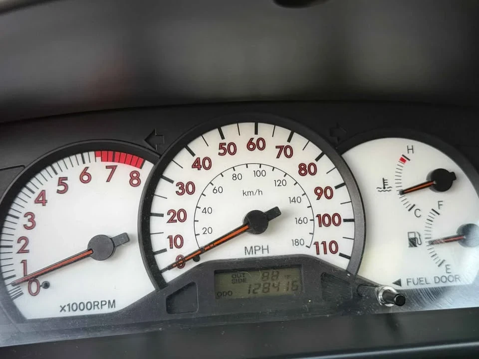 2004 Toyota Corolla 9th Gen - Image 10 of 13