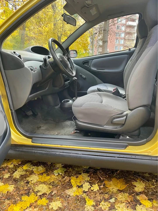 2004 Toyota Echo - Image 5 of 10