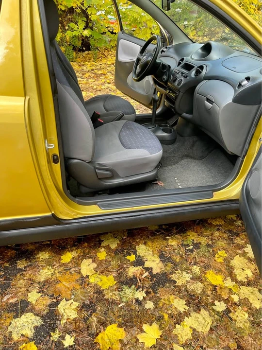 2004 Toyota Echo - Image 6 of 10