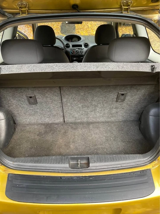 2004 Toyota Echo - Image 9 of 10
