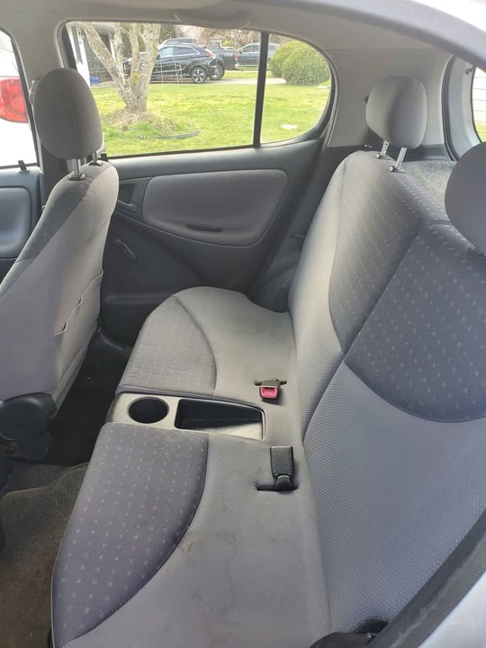 2004 Toyota Echo - Image 2 of 11