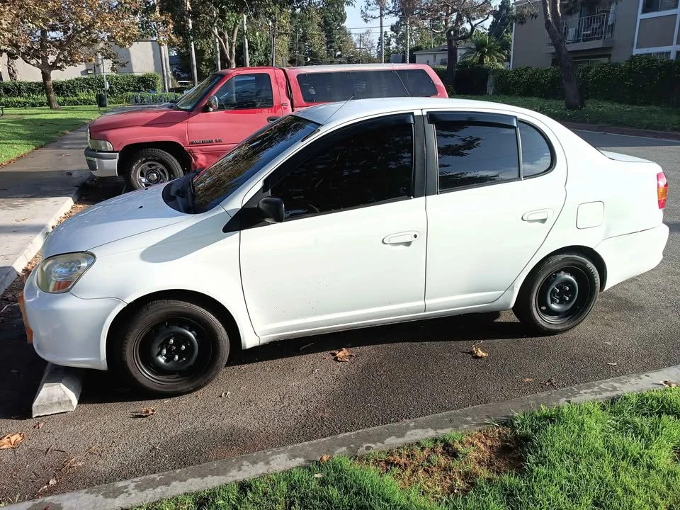 2004 Toyota Echo - Image 3 of 17