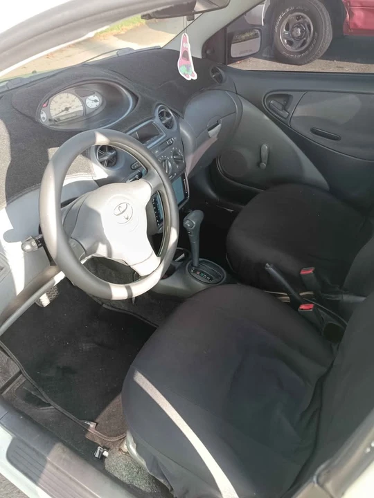 2004 Toyota Echo - Image 8 of 16