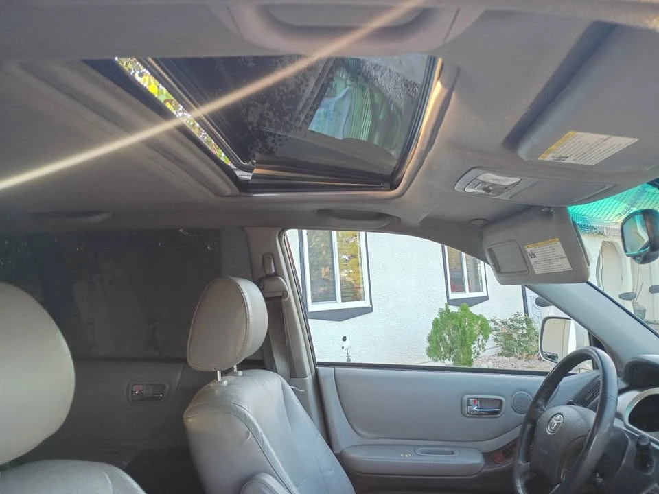 2004 Toyota Highlander - Image 5 of 17