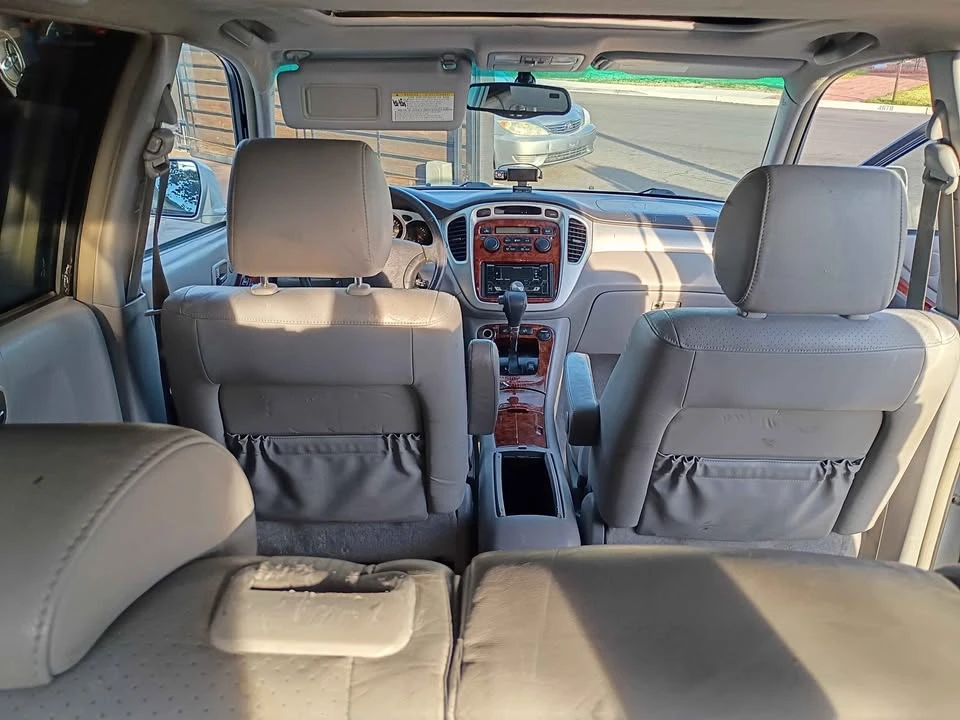 2004 Toyota Highlander - Image 12 of 17