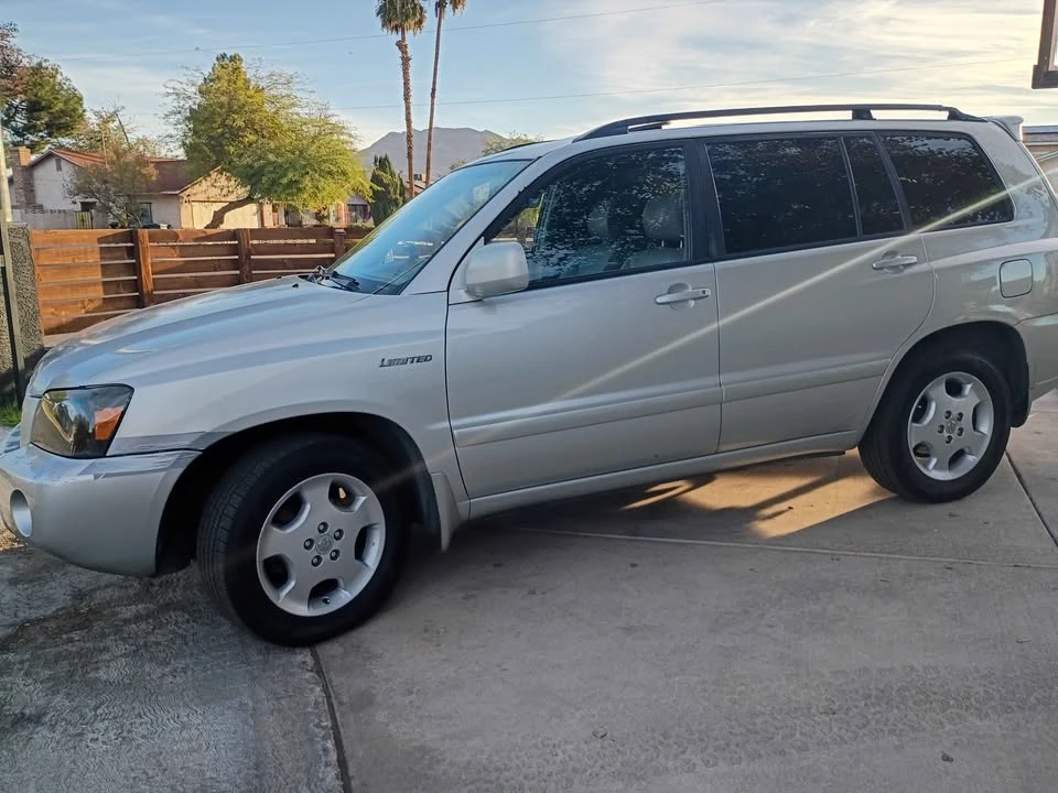 2004 Toyota Highlander - Image 2 of 17