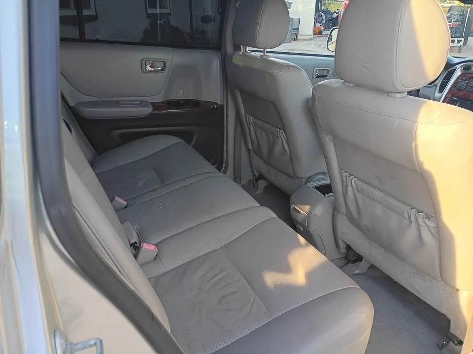 2004 Toyota Highlander - Image 8 of 17