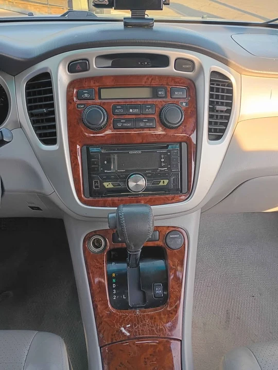 2004 Toyota Highlander - Image 14 of 17