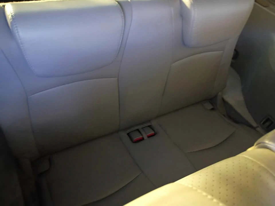 2004 Toyota Highlander - Image 10 of 17