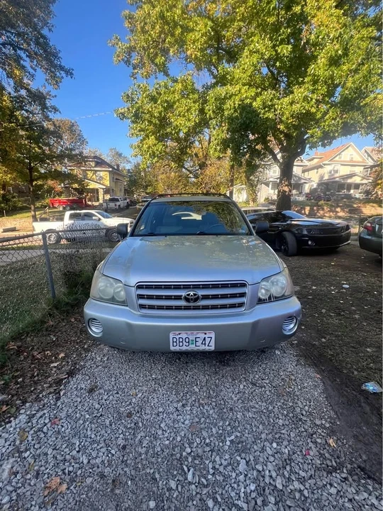 2004 Toyota Highlander - Image 2 of 14