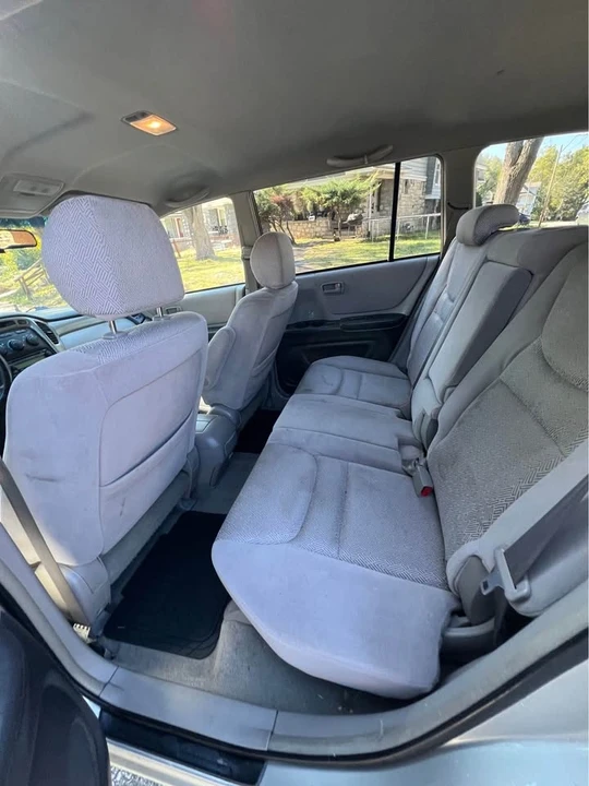 2004 Toyota Highlander - Image 11 of 14