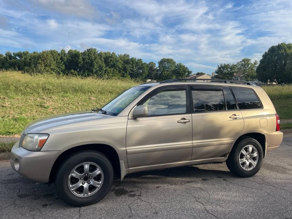 2004 Toyota Highlander - Image 3 of 20