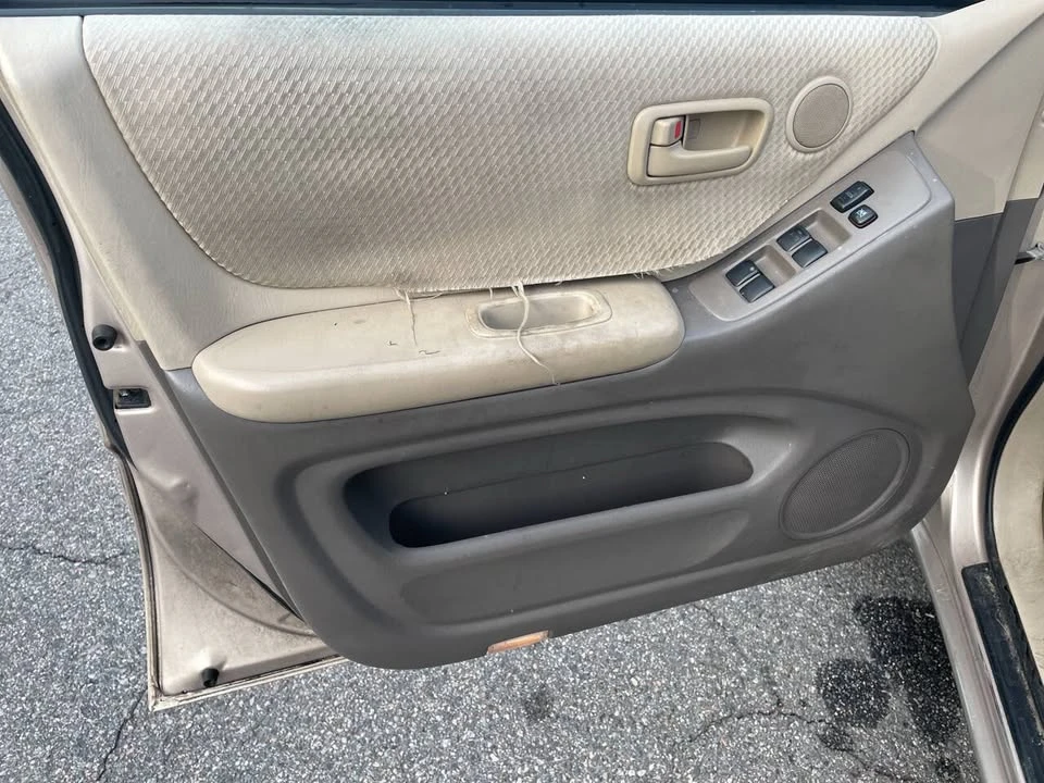 2004 Toyota Highlander - Image 15 of 20