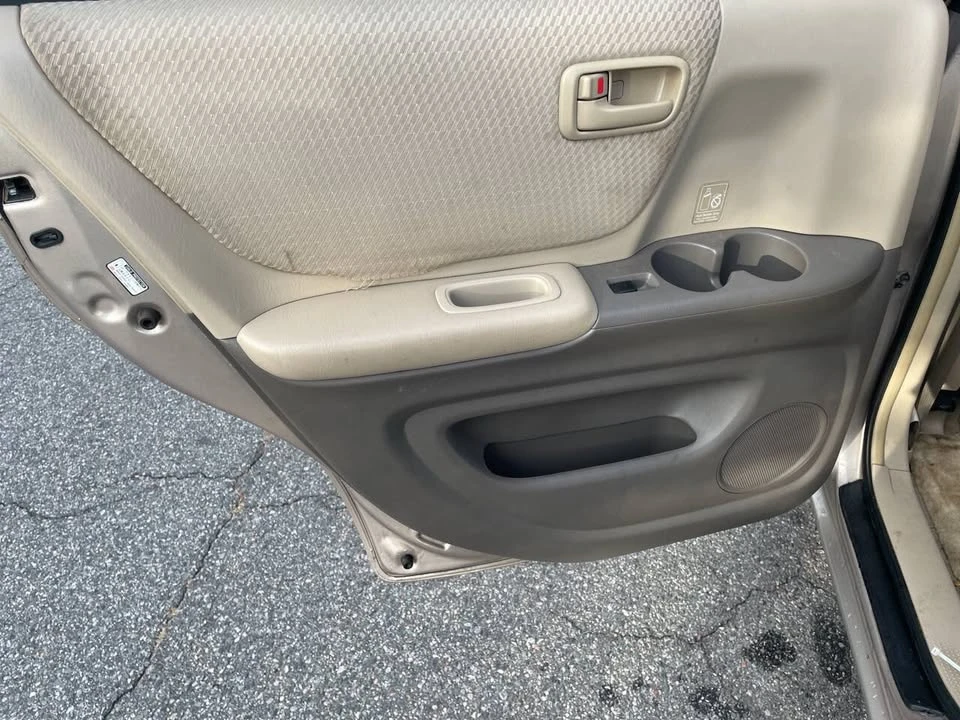 2004 Toyota Highlander - Image 18 of 20