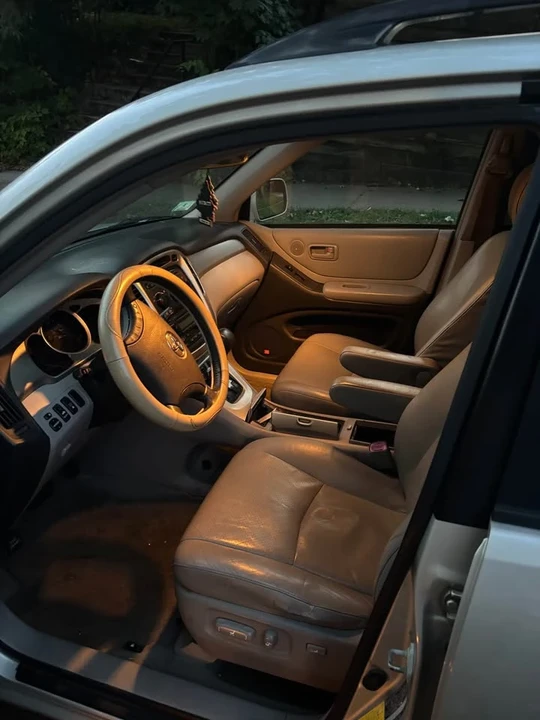 2004 Toyota Highlander - Image 3 of 10