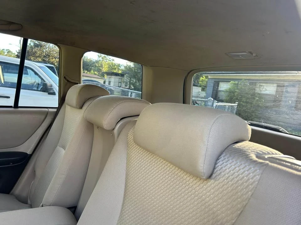 2004 Toyota Highlander - Image 12 of 14