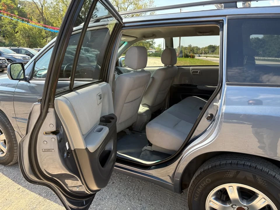 2004 Toyota Highlander - Image 13 of 19