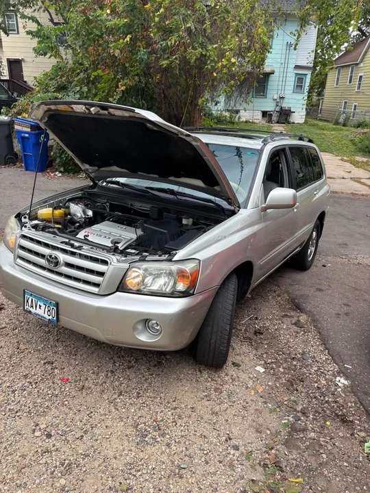 2004 Toyota Highlander - Image 6 of 10