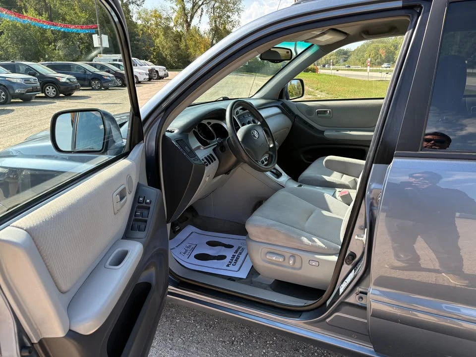 2004 Toyota Highlander - Image 10 of 19