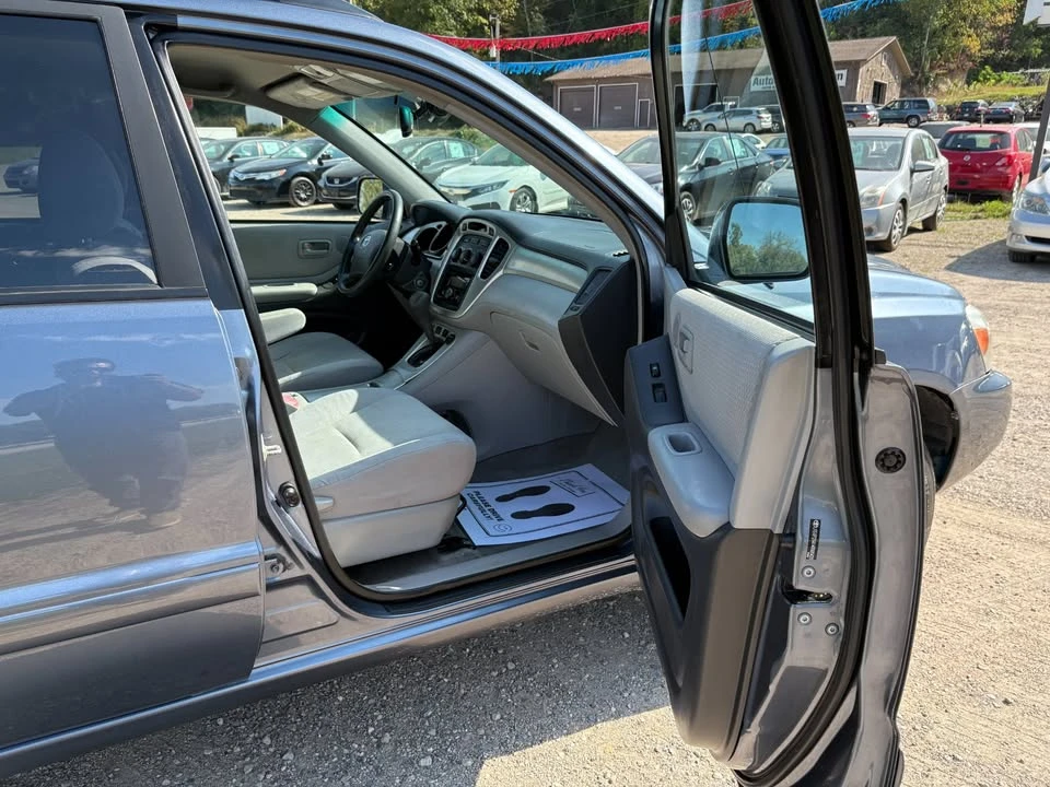 2004 Toyota Highlander - Image 4 of 19