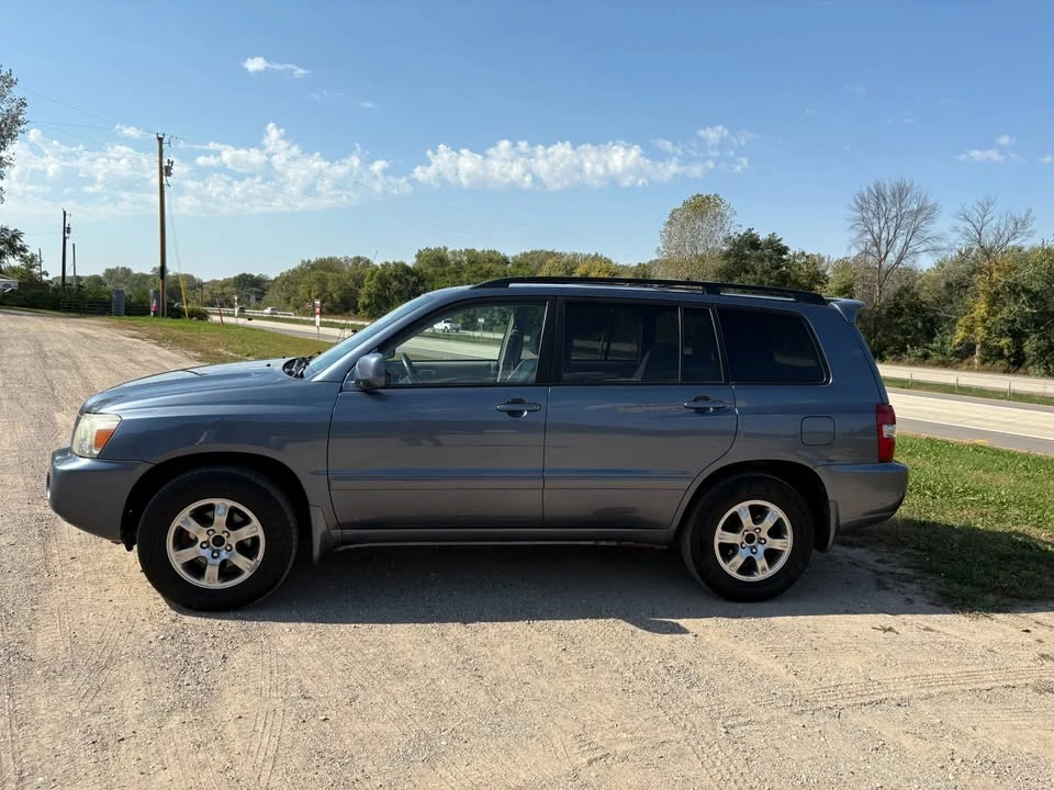 2004 Toyota Highlander - Image 7 of 19