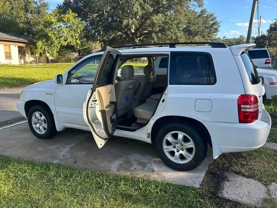 2004 Toyota Highlander - Image 7 of 14