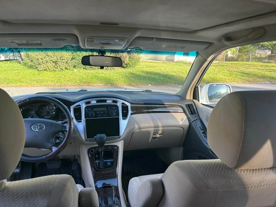 2004 Toyota Highlander - Image 11 of 14