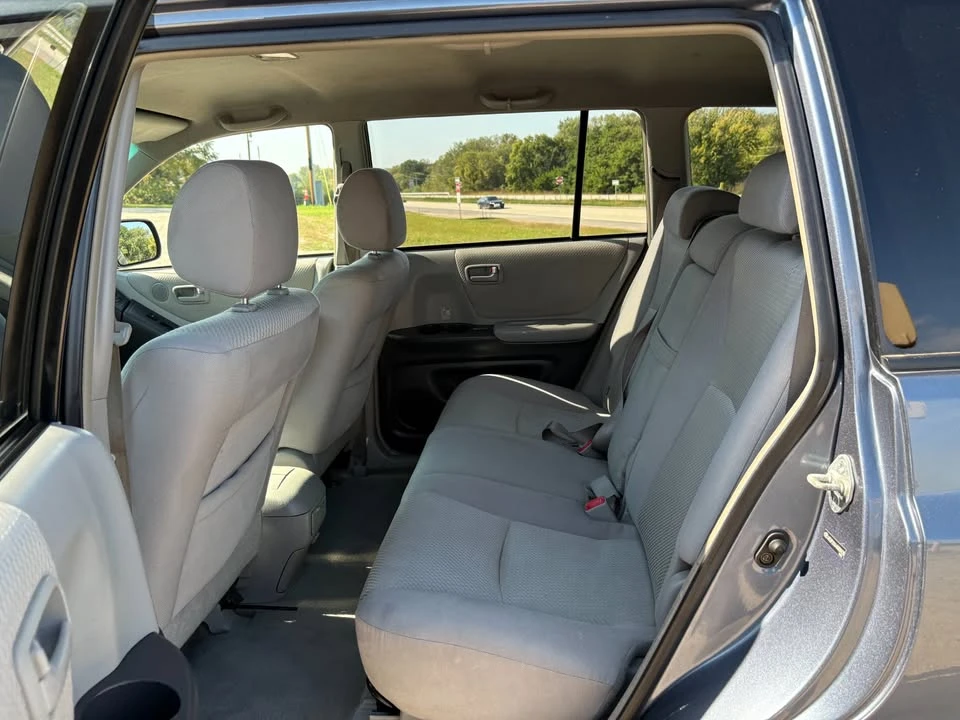 2004 Toyota Highlander - Image 12 of 19