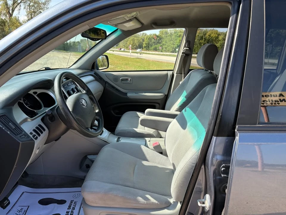 2004 Toyota Highlander - Image 9 of 19