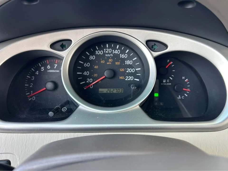 2004 Toyota Highlander - Image 2 of 8